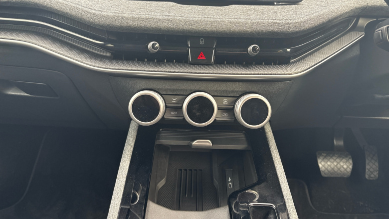 Skoda Superb 2.0 TDI SE Technology 5dr DSG Diesel Estate